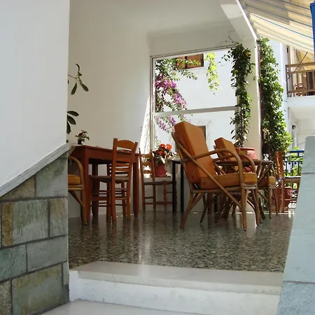 Hotel Vakhos *